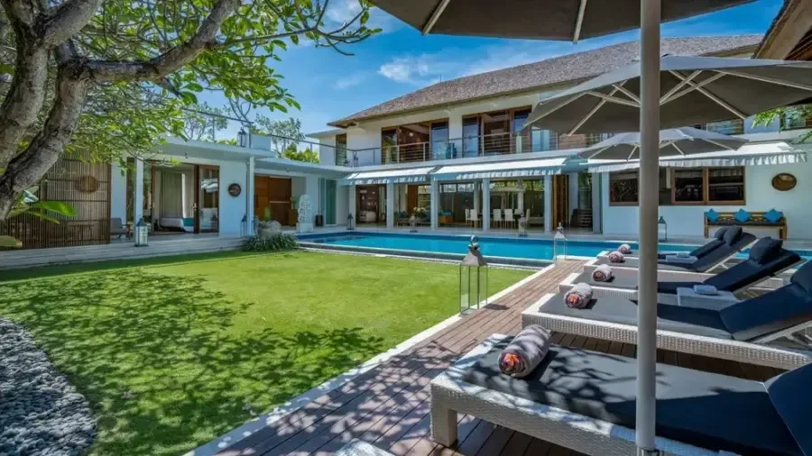 Luxury Bali villa with lawn, pool and sun loungers